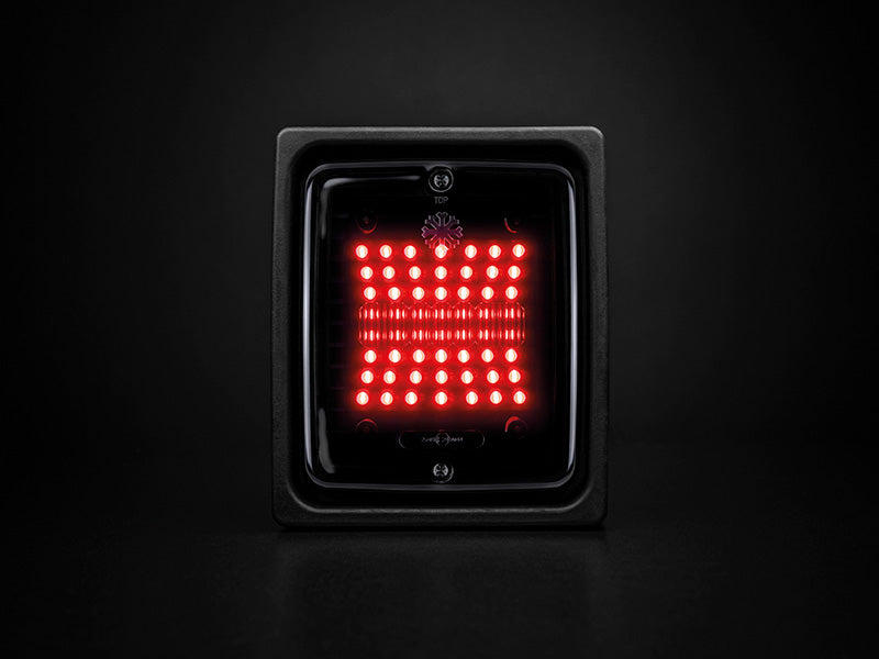 24V STRANDS DARK KNIGHT IZE LED piduri- ja tagatuli, IP66, ECE R7, ECE R10, 2.5m, 110.00 x 130.00 x 45.00mm, ruudukujuline, punane