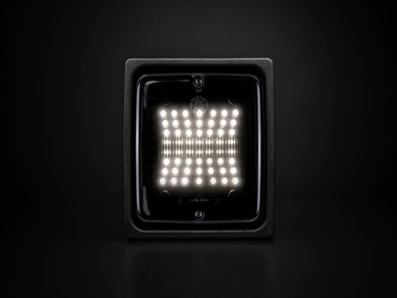 24V STRANDS DARK KNIGHT IZE LED reversibel broms- och baklykta, IP66, ECE R7, ECE R10, 2,5m, 110,00 x 130,00 x 45,00mm, fyrkantig, röd