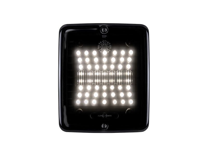 STRANDS Dark Knight IZE LED – LED aizmugurējais/bremžu lukturis, sarkans, 24 V, IP66, ECE R7/R10, 110 × 130 × 45 mm, vads 2,5 m