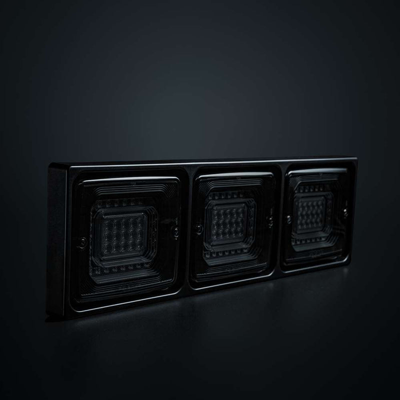 FOR9T Illusion LED aizmugurējais lukturis ar bremžu gaismu un dinamisko virzienrādītāju 10–40 V, IP67, tumšs stikls