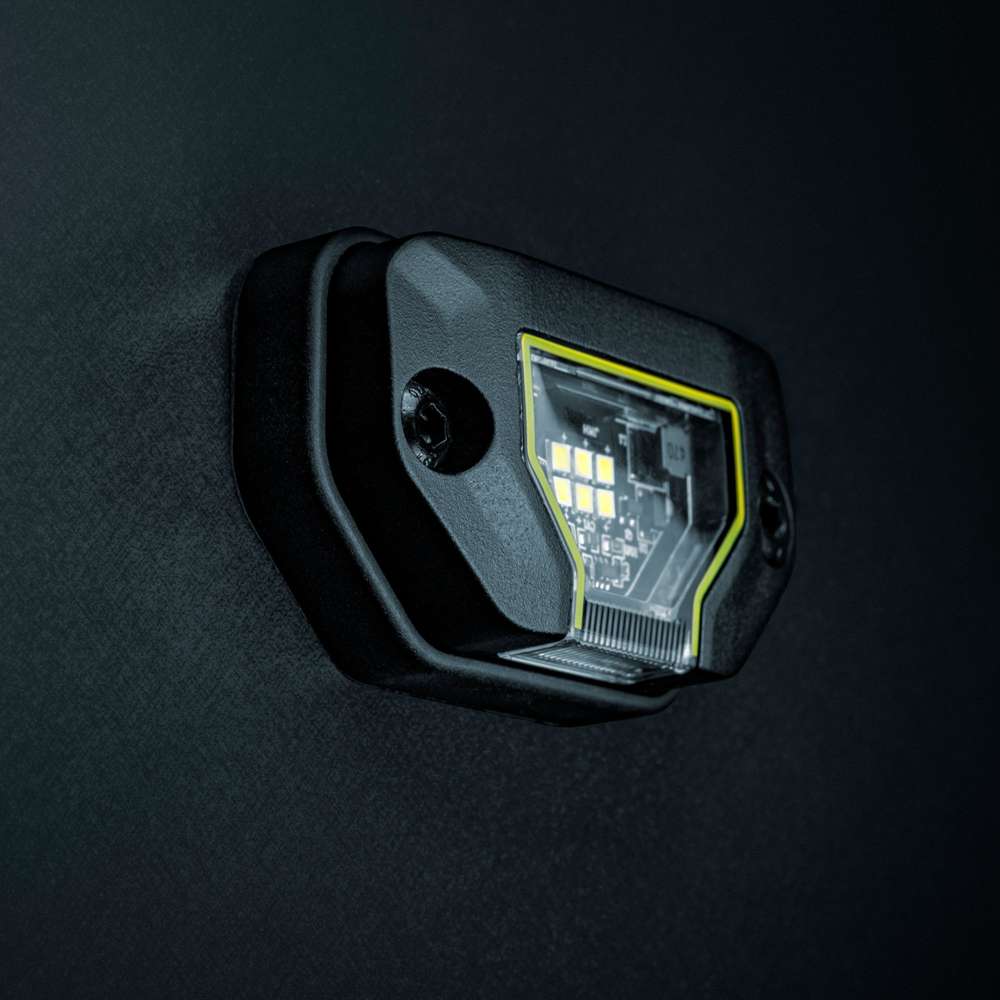 Strands Unity Rock Light balta LED pozīcijas un darba lampa 780 lm, 5700 K, 10–32 V DC, Flood Beam, IP69K, melna korpusa izpildījumā