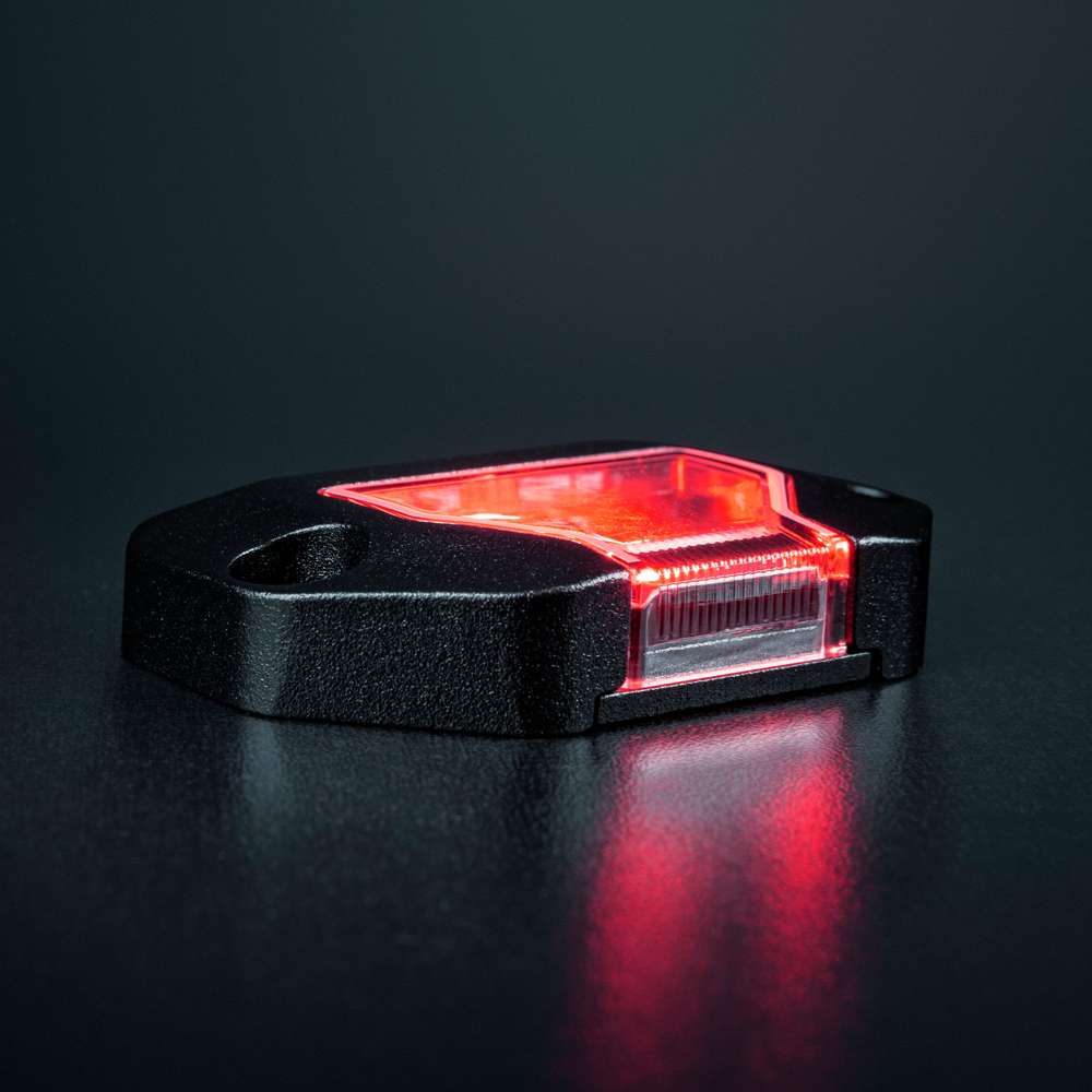 Strands Unity Rock Light — красная светодиодная габаритная и рабочая лампа, 200 лм, 10–32 В постоянного тока, широкий луч, IP69K, в черном корпусе