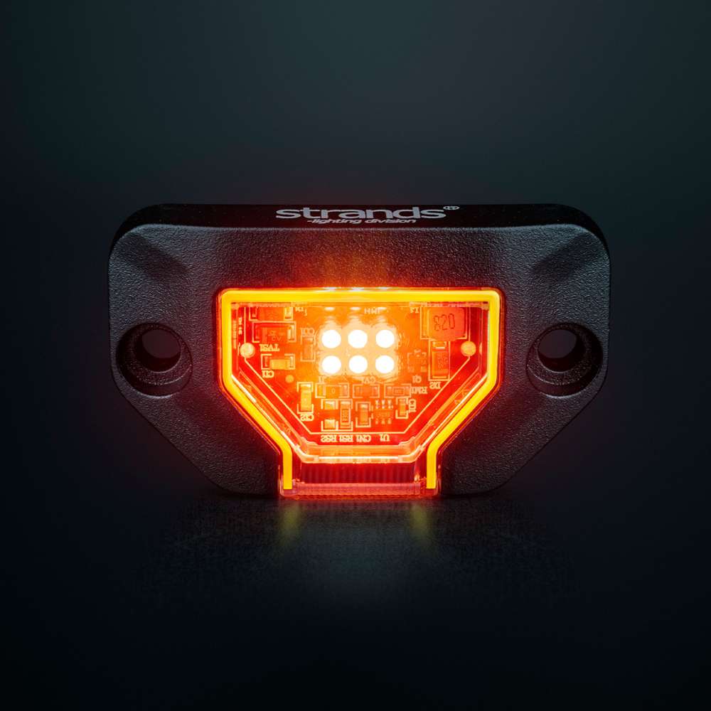 Strands Unity Rock Light — красная светодиодная габаритная и рабочая лампа, 200 лм, 10–32 В постоянного тока, широкий луч, IP69K, в черном корпусе