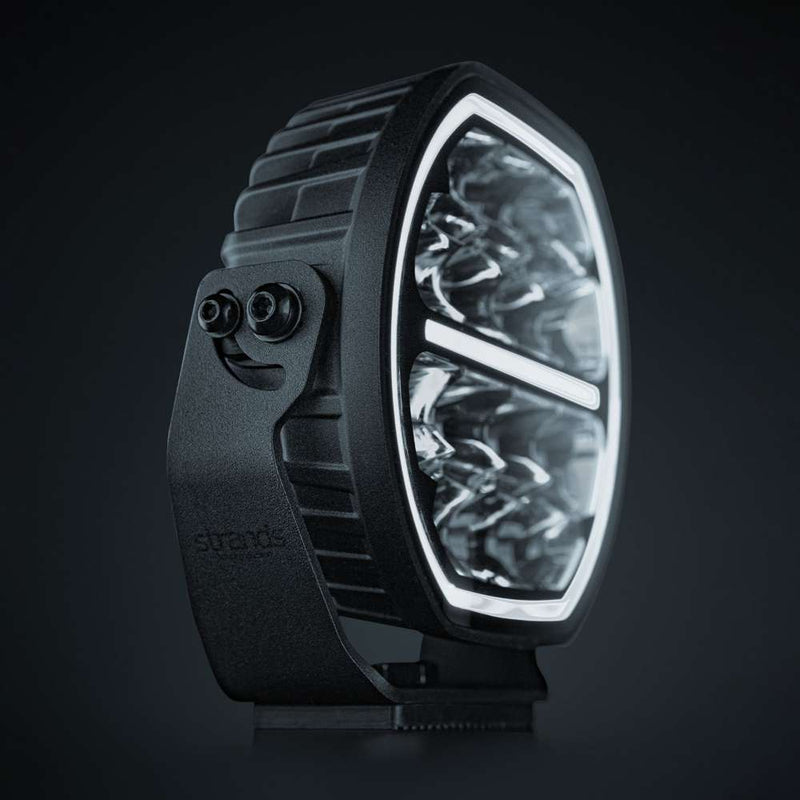 STRANDS BIG ENERGY 2.0 LED tālās gaismas lukturis, 98W, 9100Lm, 10–32V, 1lx pie 601m, balta/dzintarkrāsas pozīcijas gaisma, IP69K, DT-4PIN, 5700K, 3 gadu garantija