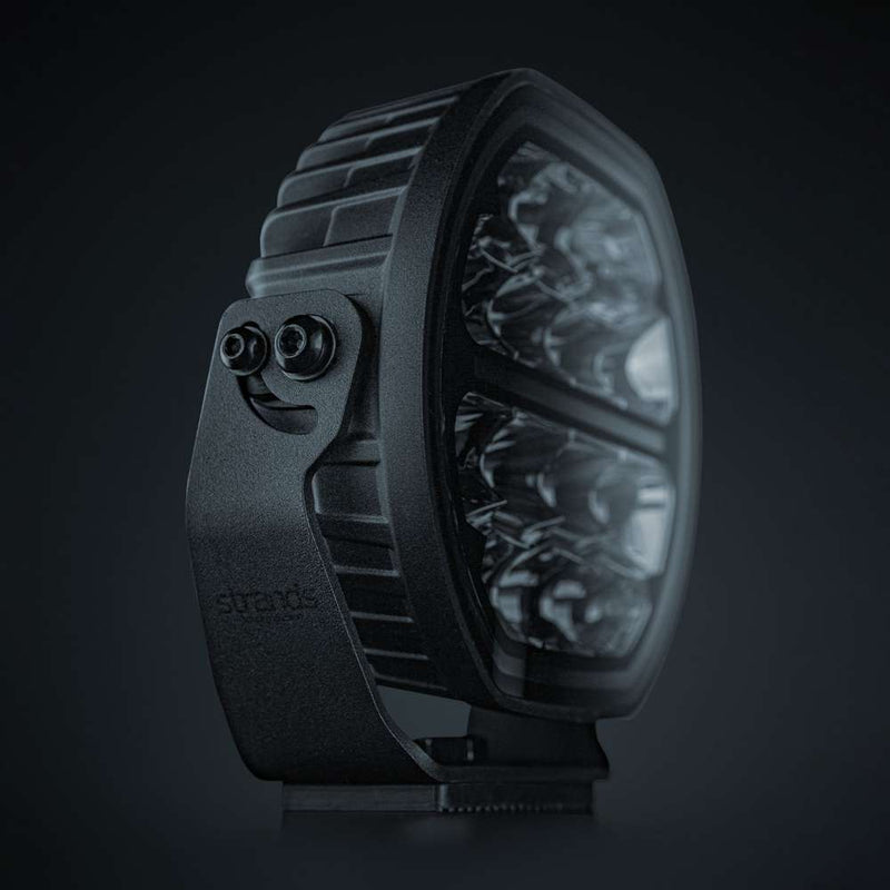 STRANDS BIG ENERGY 2.0 LED tālās gaismas lukturis, 98W, 9100Lm, 10–32V, 1lx pie 601m, balta/dzintarkrāsas pozīcijas gaisma, IP69K, DT-4PIN, 5700K, 3 gadu garantija