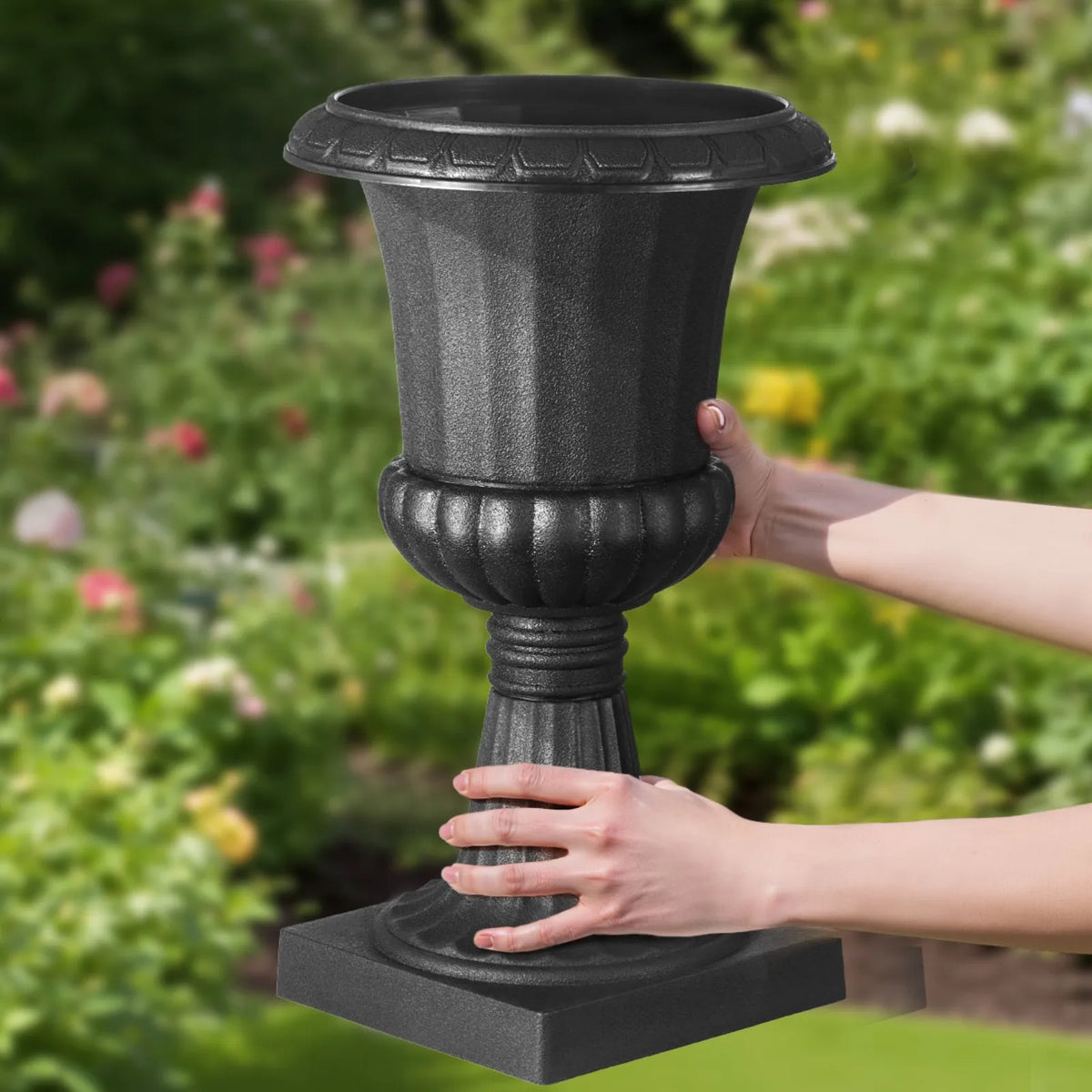VEVOR plastmasas urnas tipa puķu podi 25 × 42 cm, 2 gab., klasiskie melni puķu podi iekštelpām un ārtelpām, dekoratīvi podi dārzam, balkonam, terasei, mājas ieejai, kāzām un pasākumiem