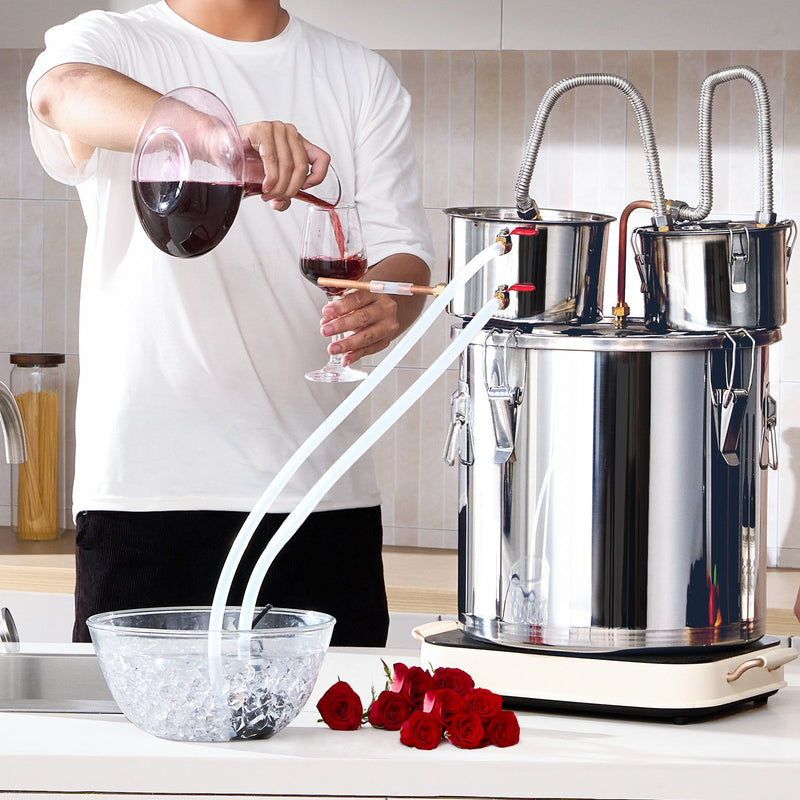 30L destilācijas aparāts ar iebūvētu termometru uz vāka un 8W ūdens cirkulācijas sūkni,  šo iekārtu var izmantot augļu vīnu, brendija, degvīna, viskija, etanola, ūdens un ēterisko eļļu destilācijai.