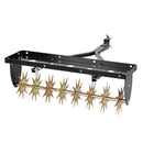 VEVOR velkams zāliena aerators 81 cm ar universālu sakabi, izturīgs un pret rūsu noturīgs augsnes aerācijas instruments ar svara platformu, paredzēts traktoriem un dārza tehnikai