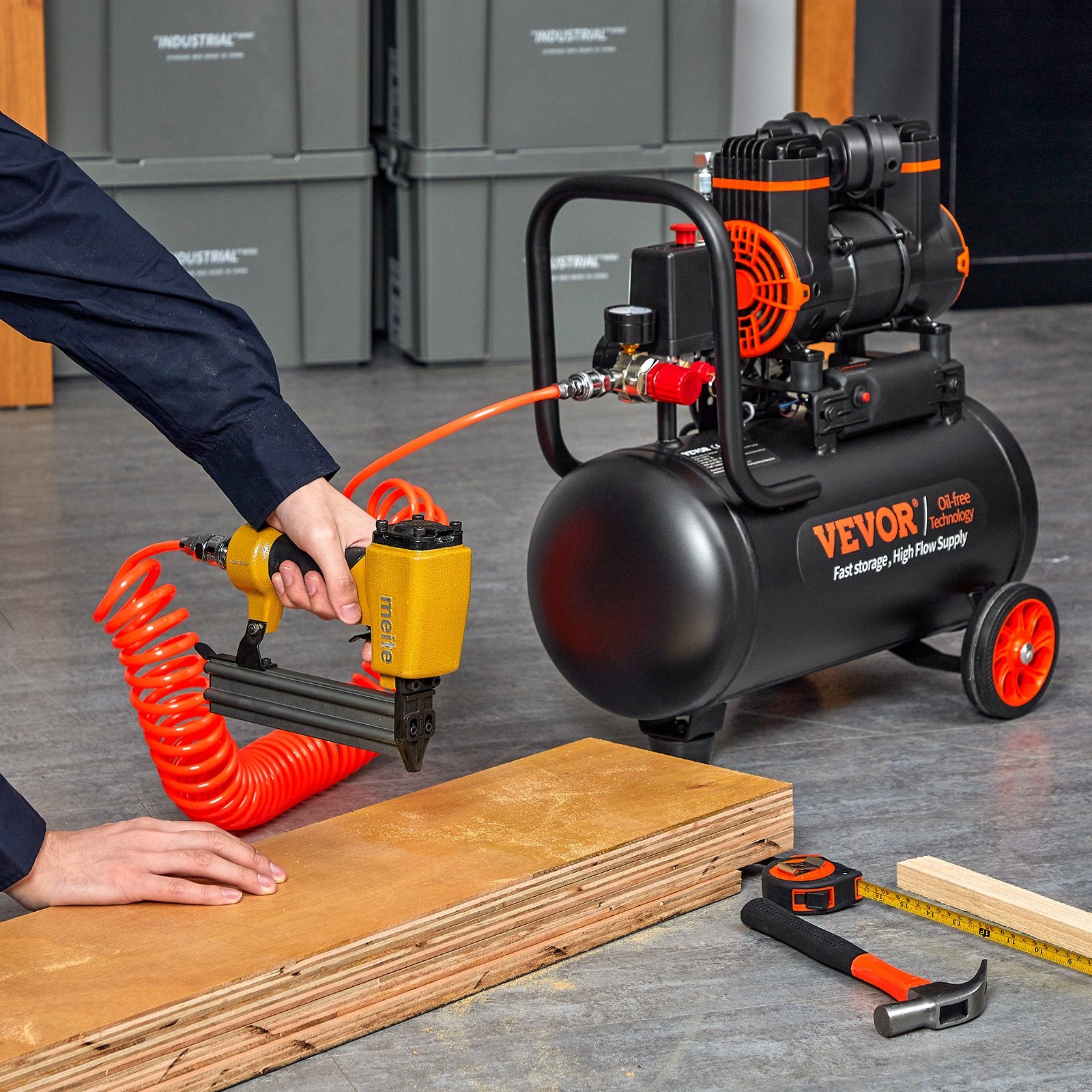 VEVOR bez eļļas īpaši klusais gaisa kompresors, 4,8 l, 900 W, 62 l/min pie 6,2 bāriem, 70 dB