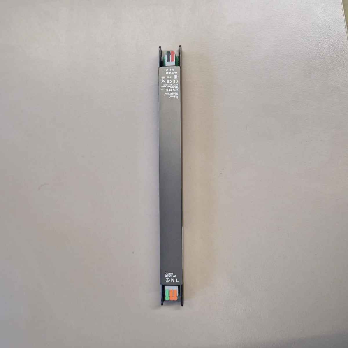 SLIM LED toiteallikas 200W 8.3A 24V, veekindel IP20, metallist