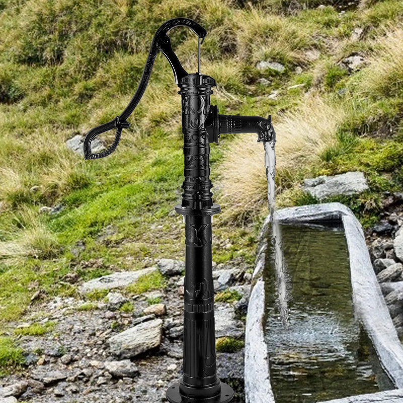 VEVOR rokas akas ūdens sūknis ar statīvu no čuguna, sūkņa izmēri 40 × 23,9 × 135 cm, statīva augstums 66 cm ar iepriekš izurbtiem 12,7 mm montāžas caurumiem, vienkārša uzstādīšana, piemērots pagalmam, dārzam un saimniecības apūdeņošanai, melns