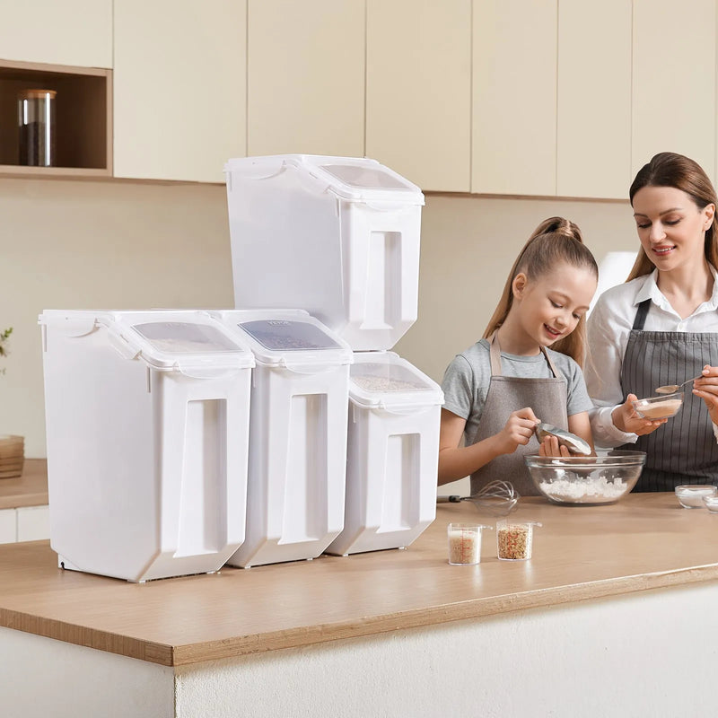 VEVOR rīsu un barības uzglabāšanas konteineru komplekts, 2 × 15 l un 2 × 20 l lieli hermētiski dozatoru konteineri ar riteņiem, virtuves graudu un putraimu tvertnes, mājdzīvnieku barības konteineri ar 4 mērbļodiņām, komplektā 4 gab.