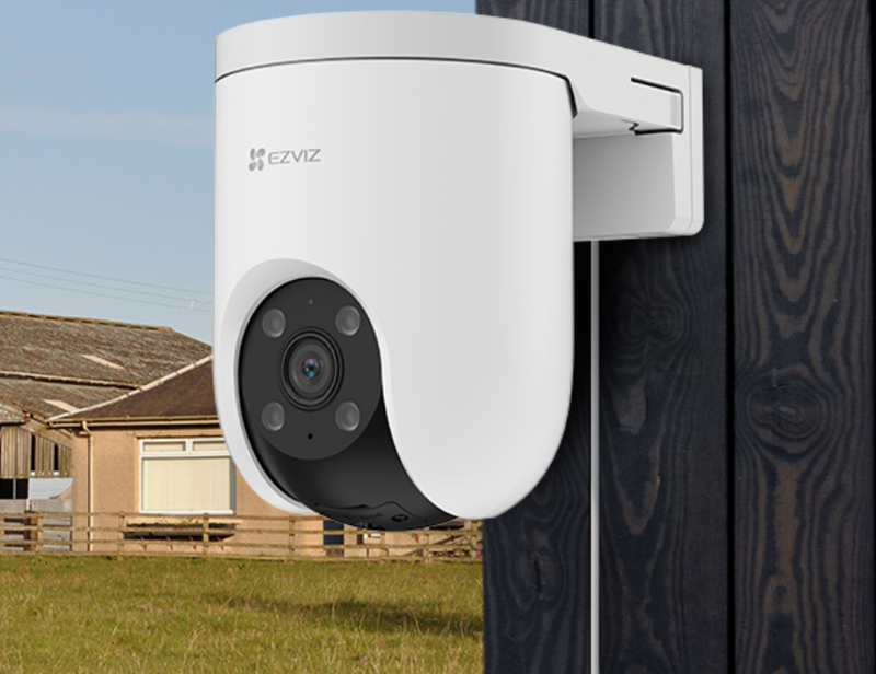 EZVIZ H8C 4G Sim kamera ar 2K 3MP izšķirtspēju. 360° grādu skatleņķis. Krāsaina nakts redzamība. Ar mākslīgo intelektu darbināma cilvēka/transportlīdzekļa kustības noteikšana. Iespēja pieslēgt kameru ne tikai ar sim karti, bet arī ar interneta kabeli.