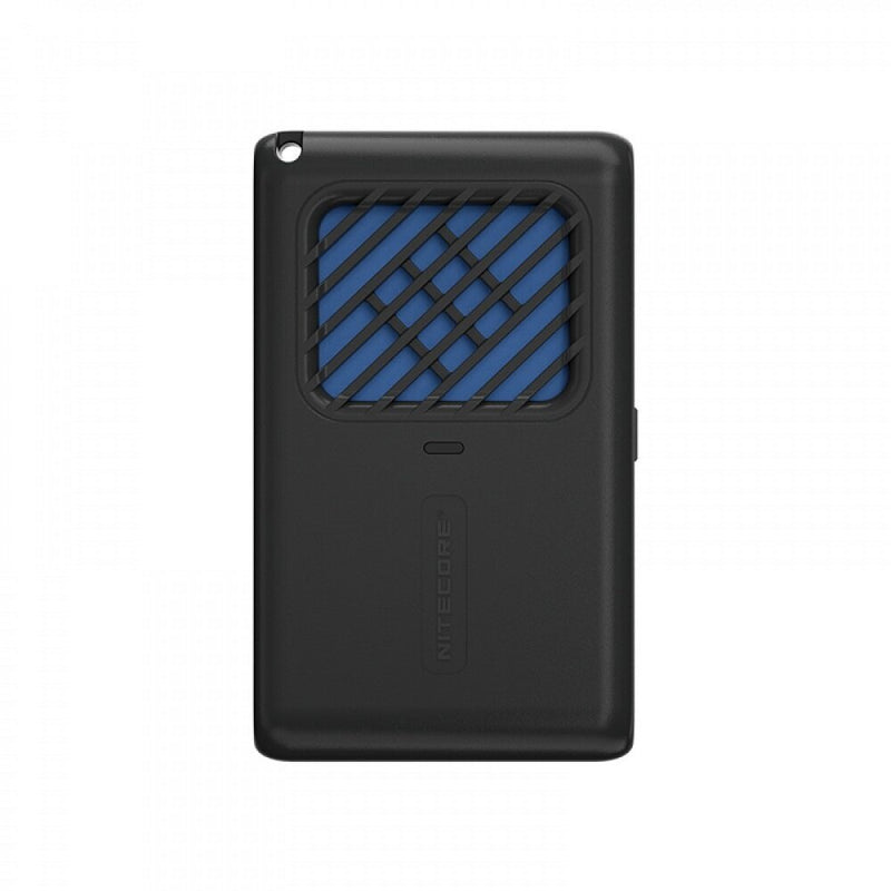 EMR06 NITECORE moskītu atbaidīšanas līdzeklis. baterija ar 1800 mAh ietilpību. Akumulatora ietilpības pietiek aptuveni 3.5 stundām darbības.