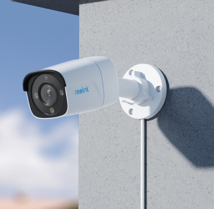 Reolink PoE P330 4K Ultra HD videoövervakningskamera med mörkerseende i färg, drivs via internetkabel eller 12 V strömförsörjning