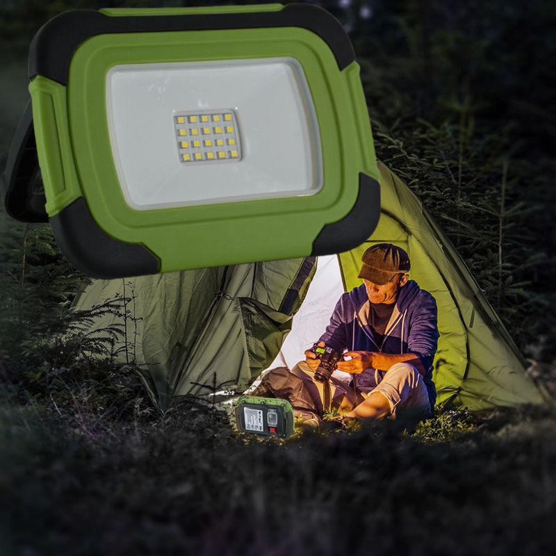 10W(700Lm) LED Prožektors, 3.7V Li-Ion 3600mAh, iebūvēts akumulators 3600mAh, uzlādējams, USB, V-TAC SAMSUNG, IP44, melns/zaļš korpuss, neitrāli balta gaisma 4000K