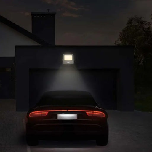 10W(735Lm) LED Spotlight V-TAC SAMSUNG with PIR sensor, warranty 5 years, IP65, white, neutral white light 4000K