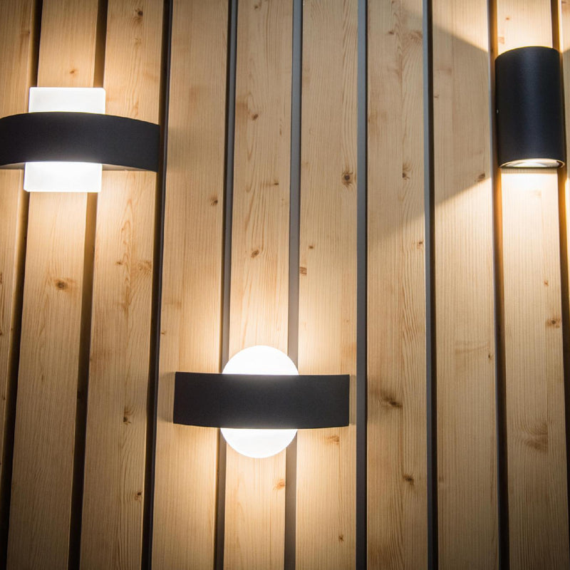 REA_10,5W (400Lm) LEDVANCE LED-fasadarmatur, IP44, grå, 5 års garanti, varmvitt ljus 3000K