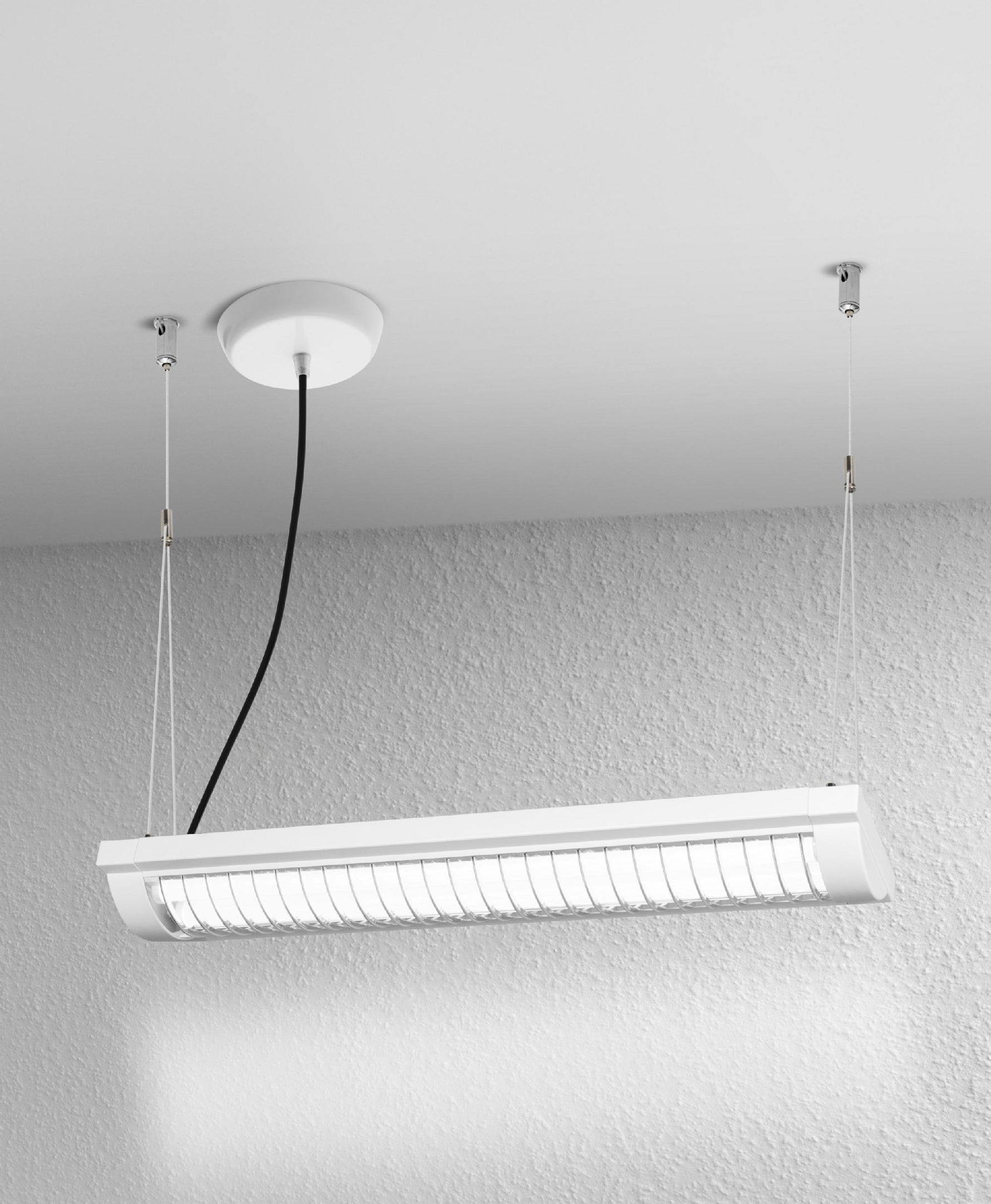 Paraugu izpārdošana _59,5cm_25W(2000Lm) LEDVANCE LED Ofisa sērijas Lineārs gaismeklis, balts, 59.5cm, A+, IP20, dimmējams, neitrāli balta gaisma 4000K