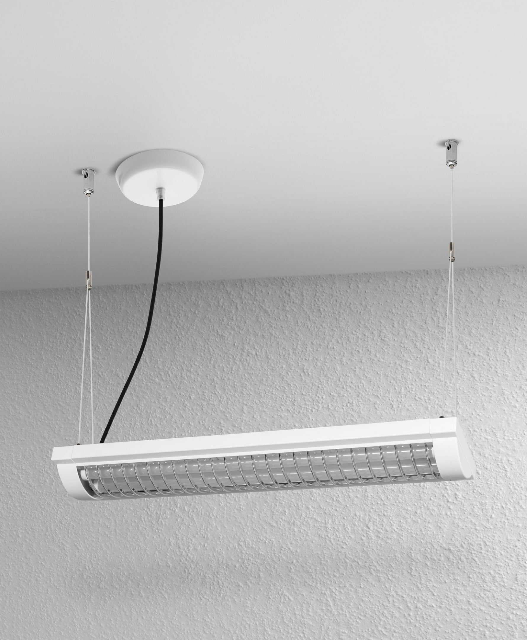 Paraugu izpārdošana _59,5cm_25W(2000Lm) LEDVANCE LED Ofisa sērijas Lineārs gaismeklis, balts, 59.5cm, A+, IP20, dimmējams, neitrāli balta gaisma 4000K