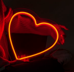 Неоновая светодиодная вывеска "сердце"