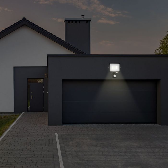 10W(800Lm) LED-strålkastare med rörelsesensor, V-TAC SAMSUNG, 5 års garanti, svart hölje, varmvitt ljus 3000K