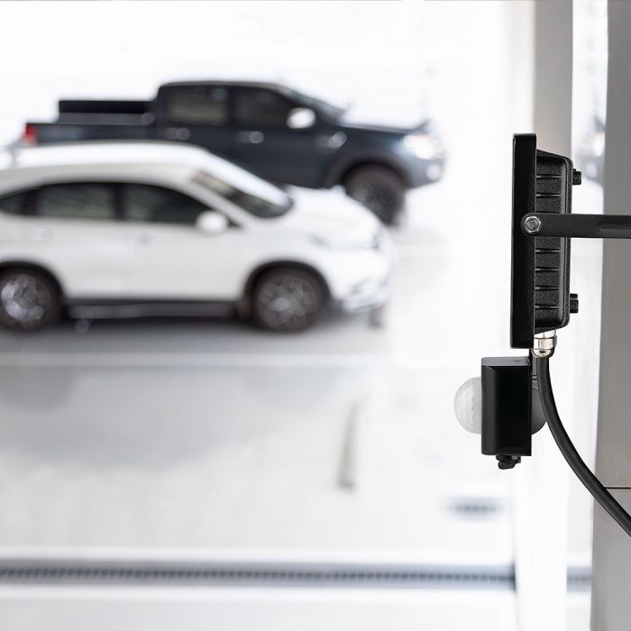 10W (800Lm) LED valgusfoor liikumisanduriga, V-TAC SAMSUNG, 5-aastane garantii, must korpus, neutraalne valge 4000K