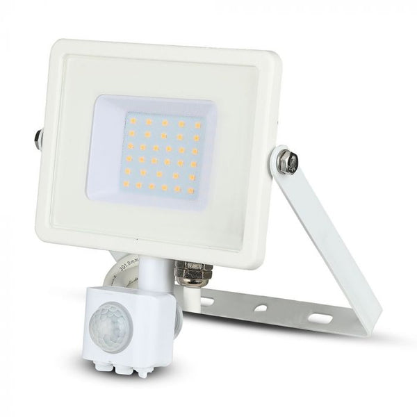 30W(2400Lm) LED Spotlight with PIR motion sensor, V-TAC SAMSUNG, IP65, warranty 5 years, white body, cold white light 6400K