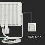 KASTE 8 gab. x 17,85€ – 50W(4000Lm) LED Prožektors ar PIR kustības sensoru (Cut-OFF), V-TAC SAMSUNG, IP65, garantija 5 gadi, balts korpuss, silti balta gaisma 3000K