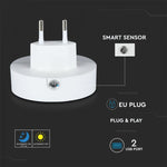 0.5W(10Lm) LED nakts gaismeklis ar sensoru, V-TAC SAMSUNG, IP20, spraužams rozetē, silti balta gaisma 3000K