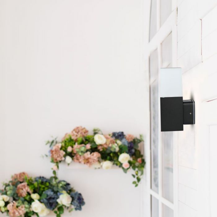 V-TAC Fasādes lampas karkass ar 1xGU10 LED spuldzi (spuldze nav iekļauta)i, melns, IP54