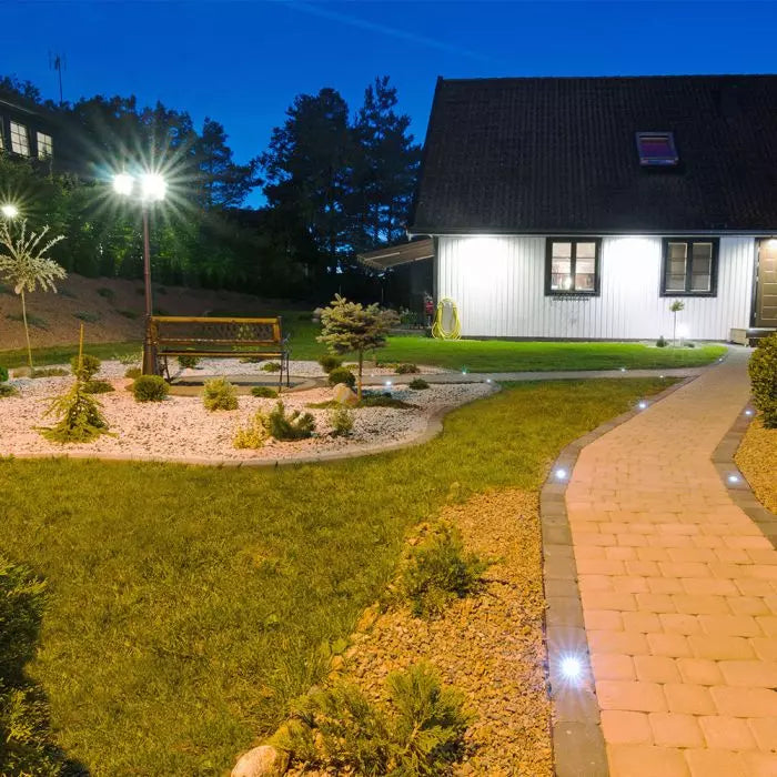 V-TAC trädgårdslykta med 1xE27 LED-lampa (glödlampa ingår ej), svart, IP44