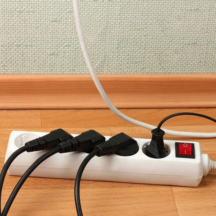 5m Pagarinātājs-sadalītājs 5 ligzdas ar slēdzi IP20 16A 250V 3680W, V-TAC