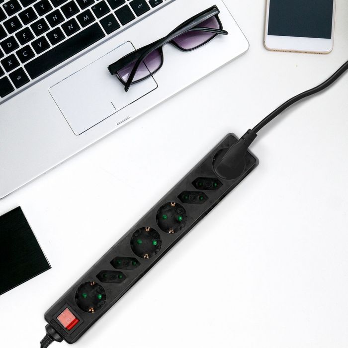 1,5m Pistikupesa jaotur 8 pistikupesa koos lülitiga IP20 16A 250V 3680W must, V-TAC