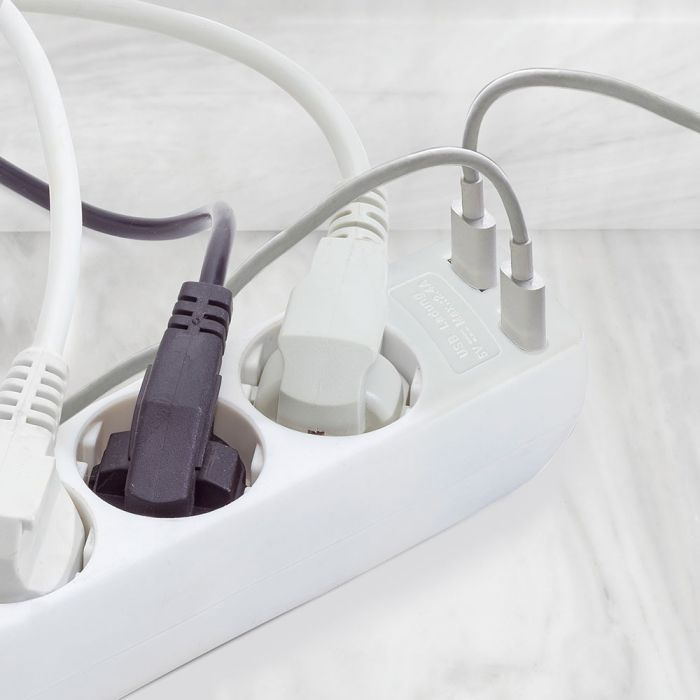 1,5 m förlängningsbart grenuttag 3 uttag, 2 USB IP20 16A 250V 3680W , V-TAC