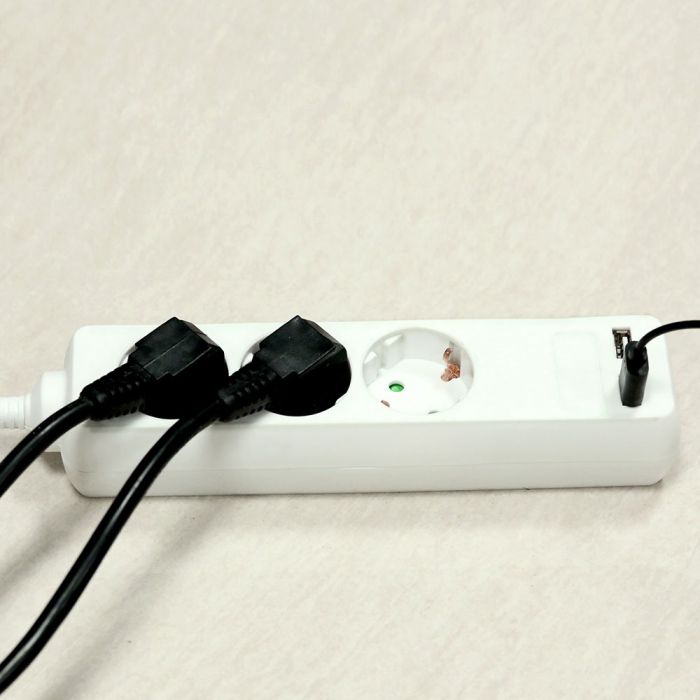 Удлинитель 5м 3 розетки, 2 USB IP20 16A 250V 3680W, V-TAC