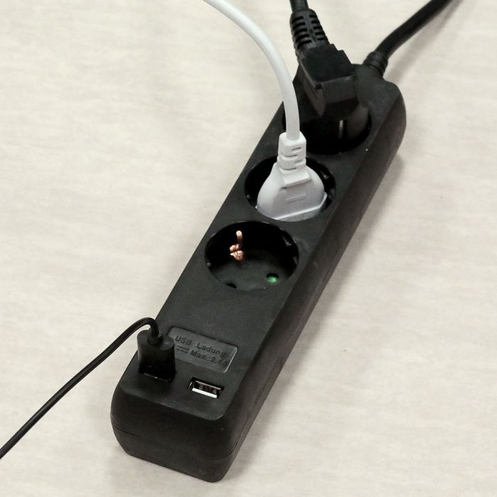 1,5 м Удлинитель 3 розетки 2 USB IP20 16A 250V 3680W черный, V-TAC