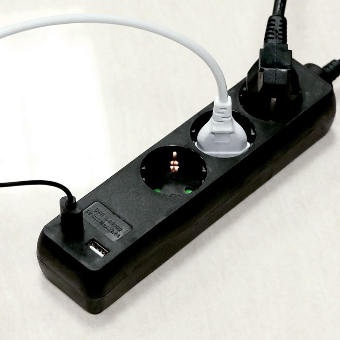 5m Pikendusvõrk 3 pistikupesa 2 USB IP20 16A 250V 3680W must, V-TAC