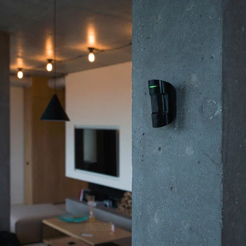 Беспроводной охранный детектор движения AJAX MotionProtect черный