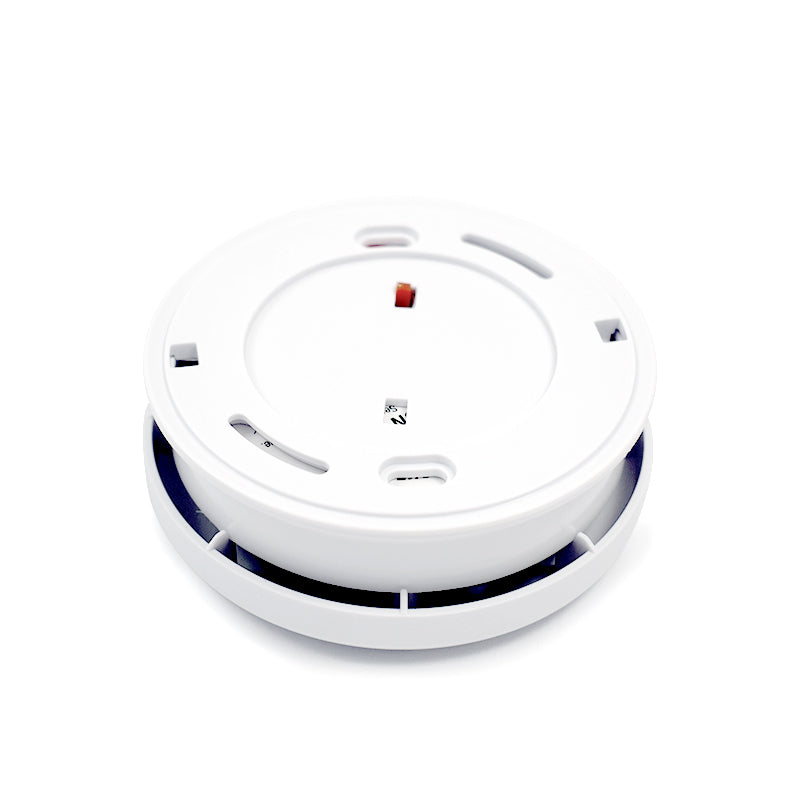 Local smoke detector with DC3V (built-in CR123A) battery, not intended to be connected to external devices