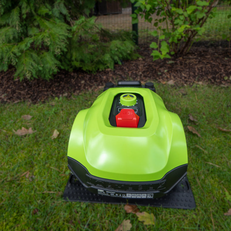 Robotgräsklippare ORBEX för ytor upp till 1200m2 200m begränsningssladd, variabel klipphöjd 20-60mm. Klippbredd 18 cm. 3 års garanti.